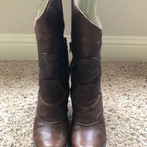 Spanish El Naturalista Porla Vida Leather Boots